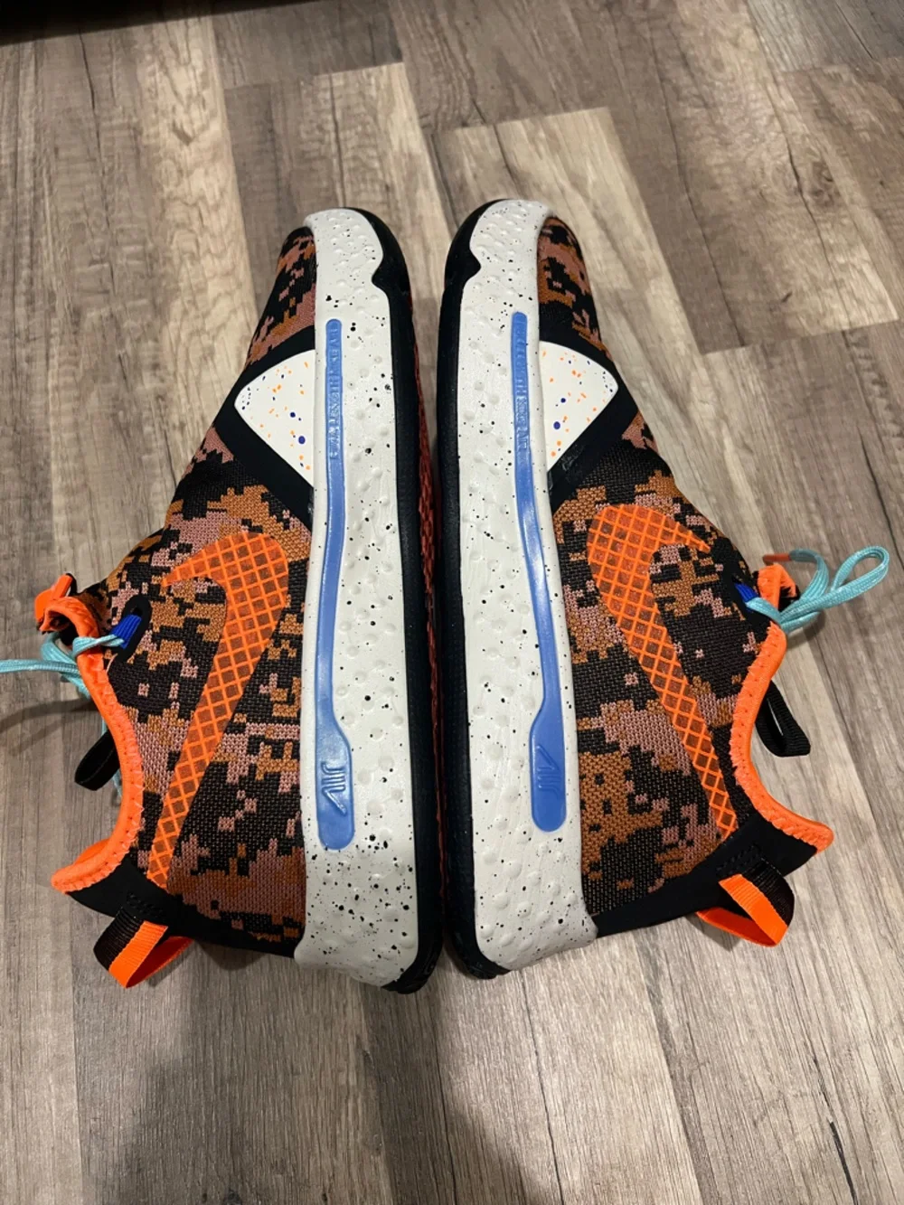 NWOT Nike Men’s Orange & Black Pg 4 Digi Camo Basketball Shoes Size 8